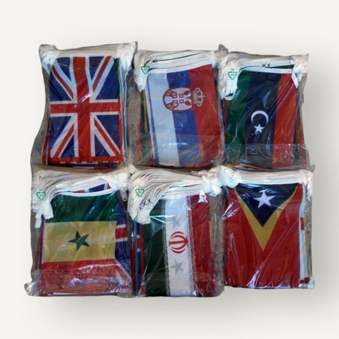 Ülke Bayrakları ( İpe dizili ) 25 metre de 55 Ülke Bayrağı