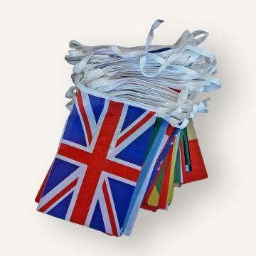 Ülke Bayrakları ( İpe dizili ) 25 metre de 55 Ülke Bayrağı