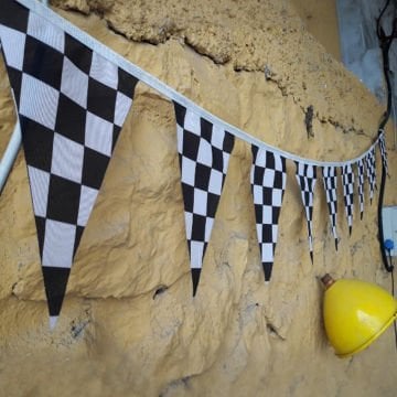 Üçgen Bayrak | Dama Baskılı | 20x30 cm | Ekonomik Raşel Kumaş