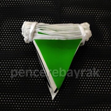 Süsleme Üçgen Bayrak Yeşil Beyaz Siyah Renklerde