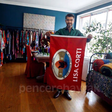 Lisa Corti İçin Üretilen Özel Logolu Lüks Gönder Bayrağı