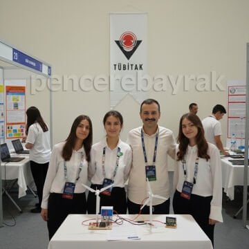 TÜBİTAK Logolu Kırlangıç Saten Bayrak – 50x150 cm