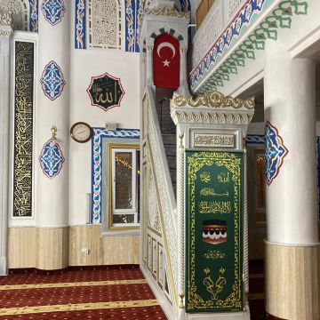 Cami Minberleri İçin Ekonomik Saten Kumaş Türk Bayrağı - Kırlangıç Model (55x120 cm)