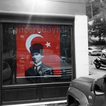 Atatürklü Stor Perde – 150x200 cm | Yüksek Kalite Baskı