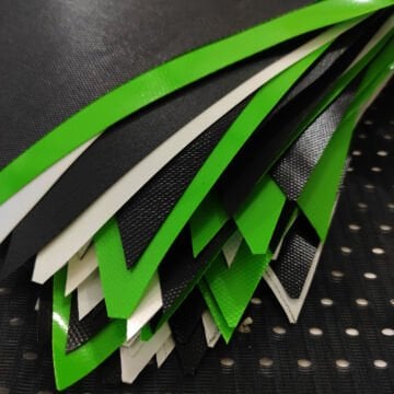 Yeşil | Siyah | Beyaz  |  Baskısız Süsleme Üçgen Bayrak